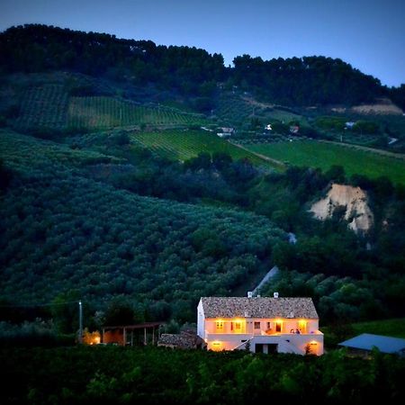 B&B Casale Fonte Vecchia 蒙泰普兰多内 外观 照片