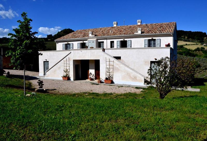 B&B Casale Fonte Vecchia 蒙泰普兰多内 外观 照片